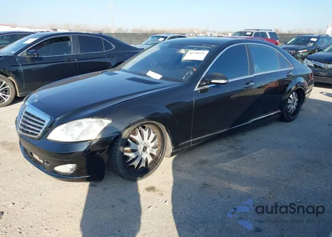 2007 Mercedes-Benz S 550 z USA, uszkodzony, nr VIN WDDNG71X07A116279
